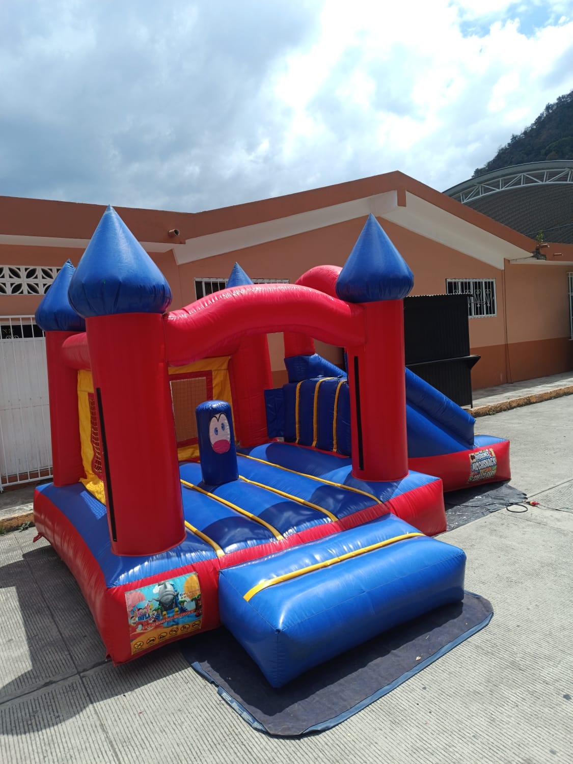 Inflable instalado para fiesta infantil